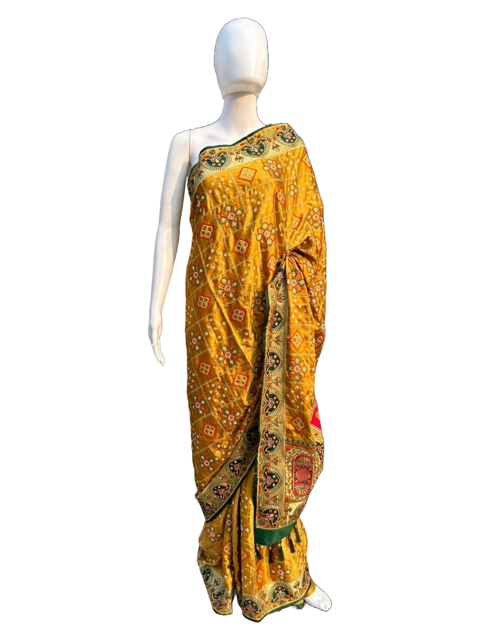Pretty Women's Yellowish Bandhini Saree