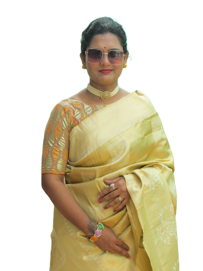 Pretty Women's Golden Kanjivaram Silk Saree