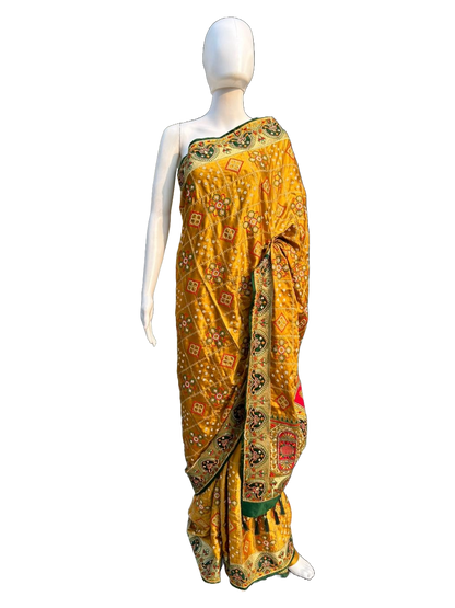 Pretty Women's Yellowish Bandhini Saree