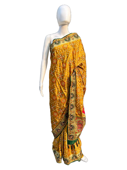 Pretty Women's Yellowish Bandhini Saree