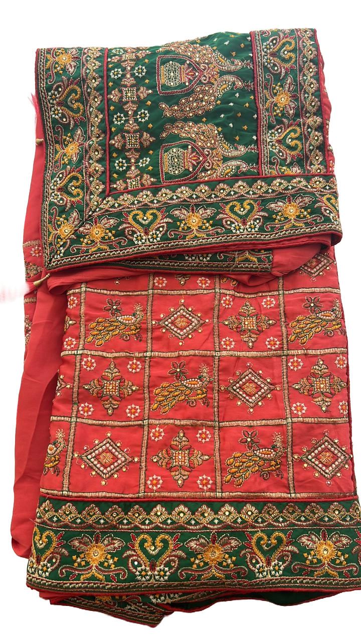 Pretty Women's Reddish-Green Bandhini Saree