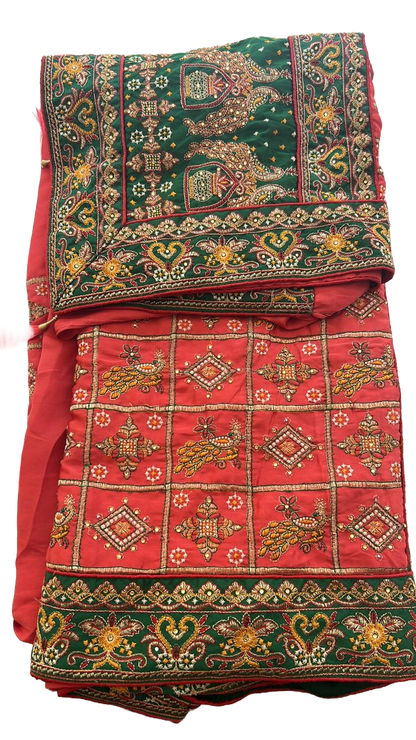 Pretty Women's Reddish-Green Bandhini Saree